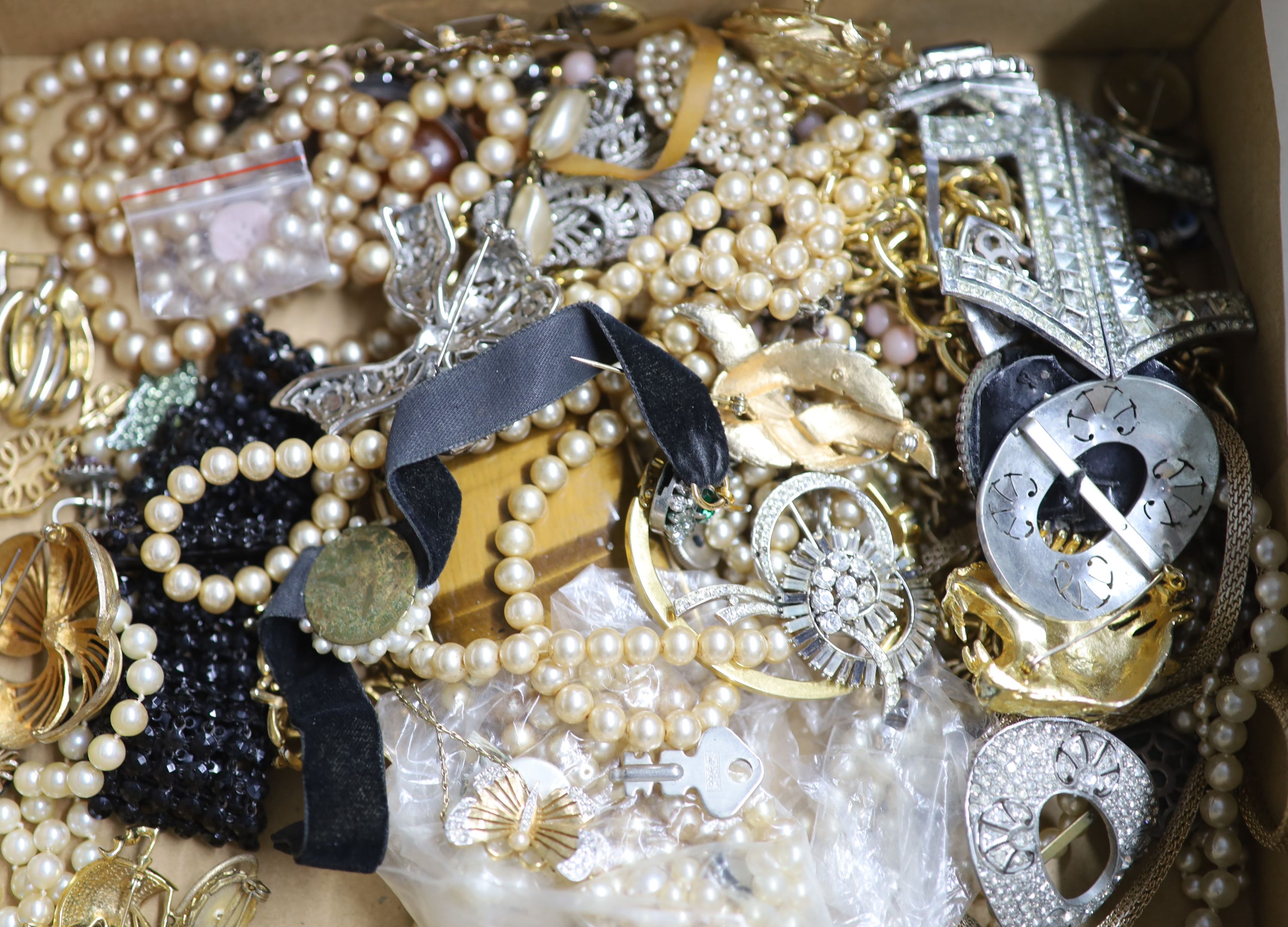 A quantity of assorted costume jewellery including Art Deco paste set jewellery.